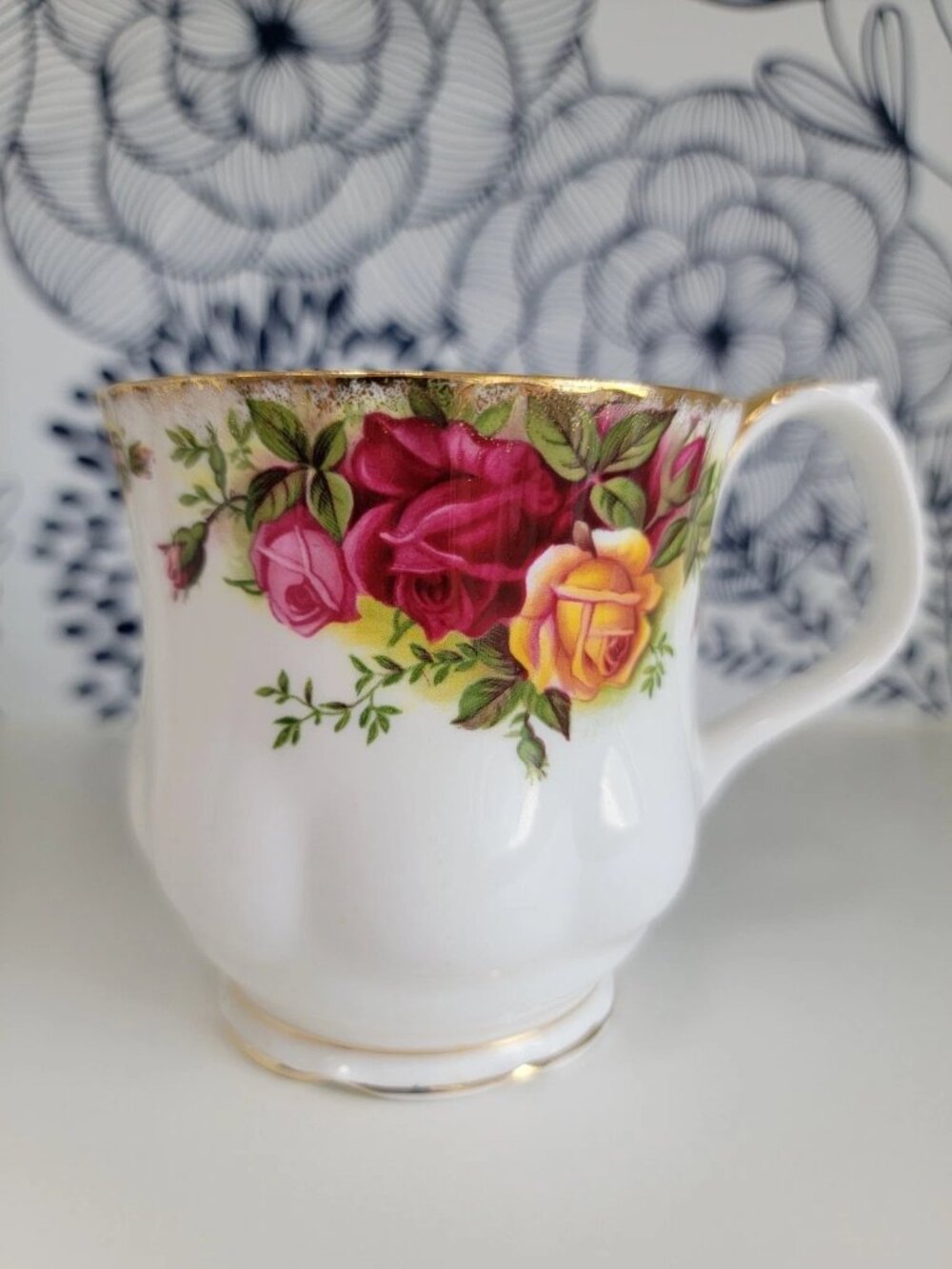 Royal Albert Old Country Roses Mugs x3 set; floral pattern with gold trim